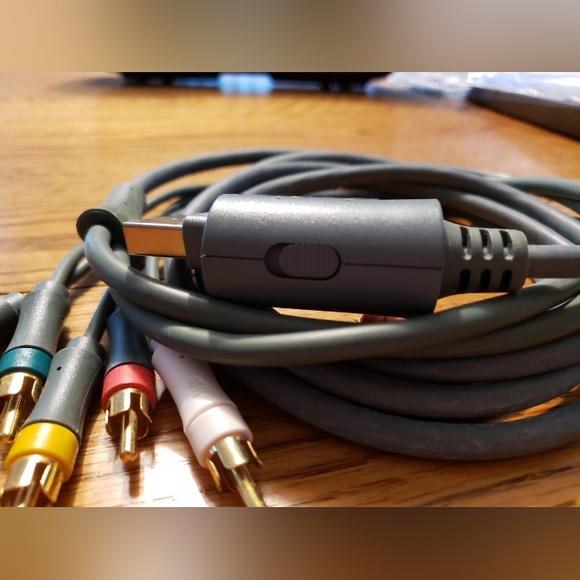 XBOX 360 HDTV CABLE Free with order - Picture 3 of 9